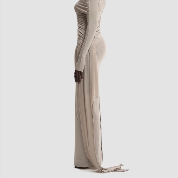 BBX BRAND Off-Shoulder Dress - Picture 4 of 9